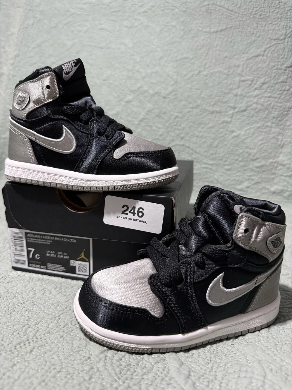 Nike Jordan 1 Retro High OG Size 7C
